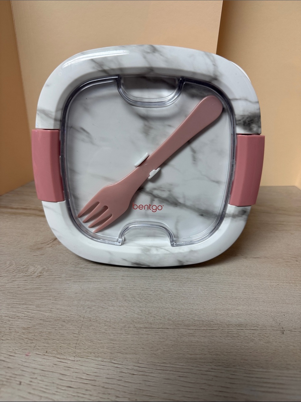 bentgo Marble-Pattern Lunch Container with Blush Pink Utensil